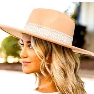 Tan Wide Brim Round Pork Pie Crown Aztec Band Fedora  Boater Hat NEW